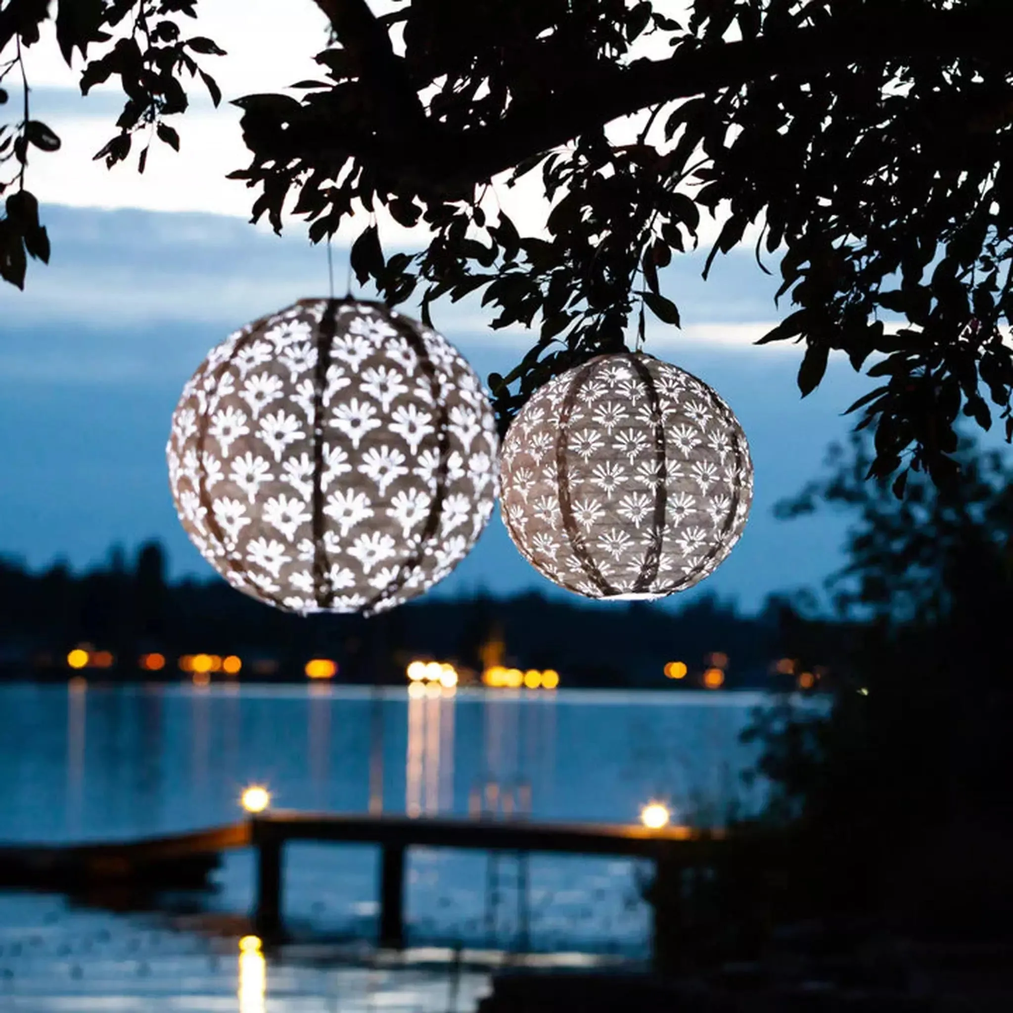 12" Deco Globe Solar Lantern
