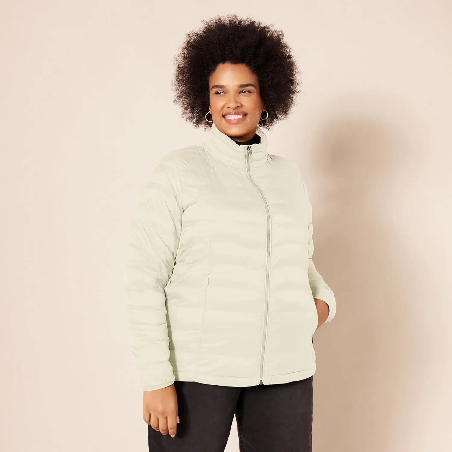 Amazon Essentials Women's Lightweight Long-Sleeve Water-Resistant Packable Puffer Jacket (Available in Plus Size)