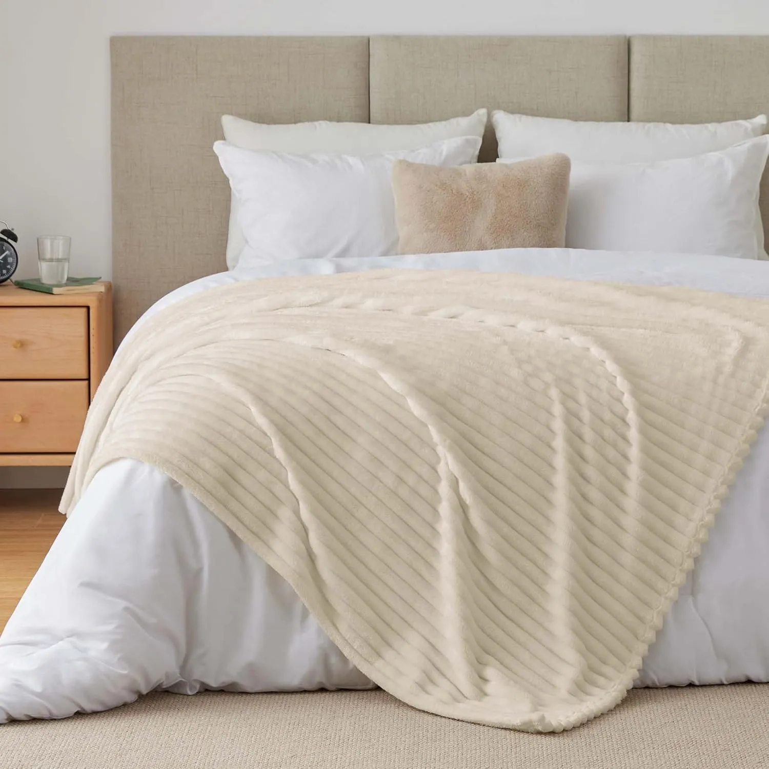 BEDELITE Fleece Throw Blanket for Couch, 300GSM Soft & Warm Fluffy Twin Blanket, Decorative and Giftable Striped Beige Blankets for Women, Men, 60"x80"