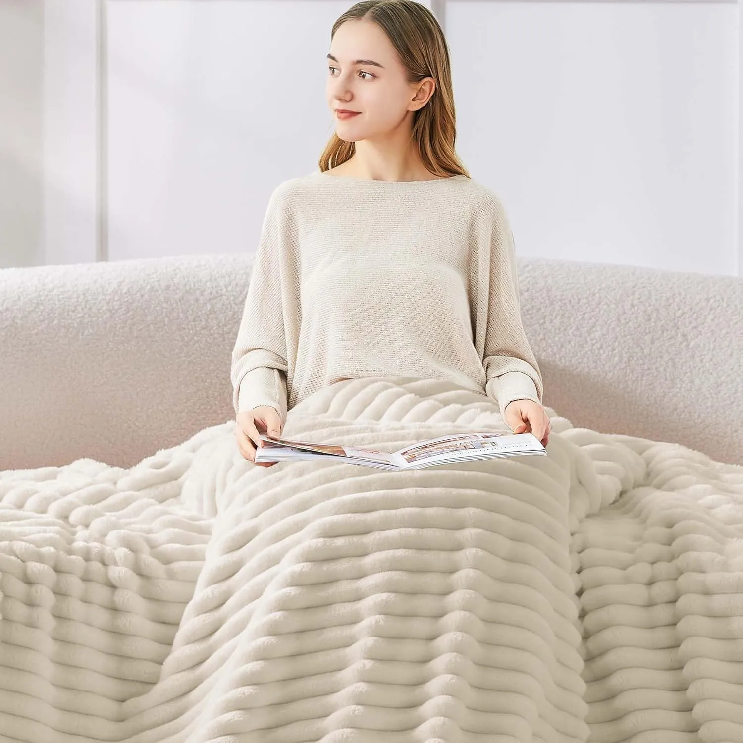 BEDELITE Fleece Throw Blanket for Couch, 300GSM Soft & Warm Fluffy Twin Blanket, Decorative and Giftable Striped Beige Blankets for Women, Men, 60"x80"