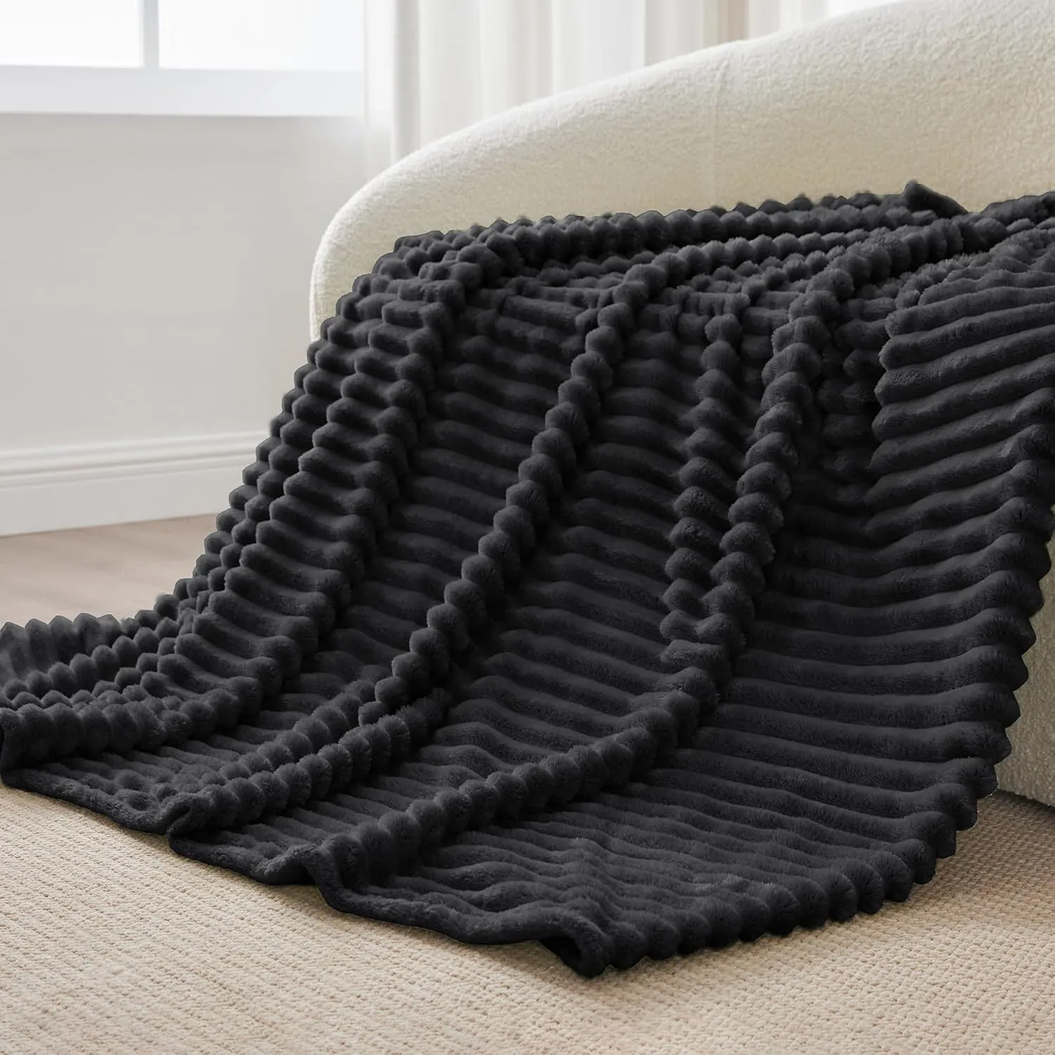 BEDELITE Fleece Throw Blanket for Couch, 300GSM Soft & Warm Fluffy Twin Blanket, Decorative and Giftable Striped Black Blankets for Women, Men, 60"x80"