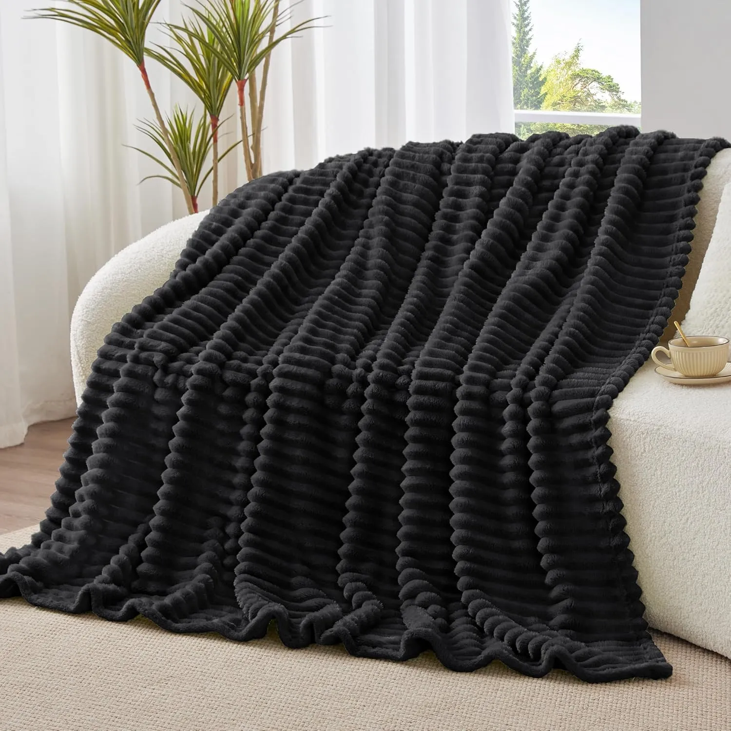 BEDELITE Fleece Throw Blanket for Couch, 300GSM Soft & Warm Fluffy Twin Blanket, Decorative and Giftable Striped Black Blankets for Women, Men, 60"x80"
