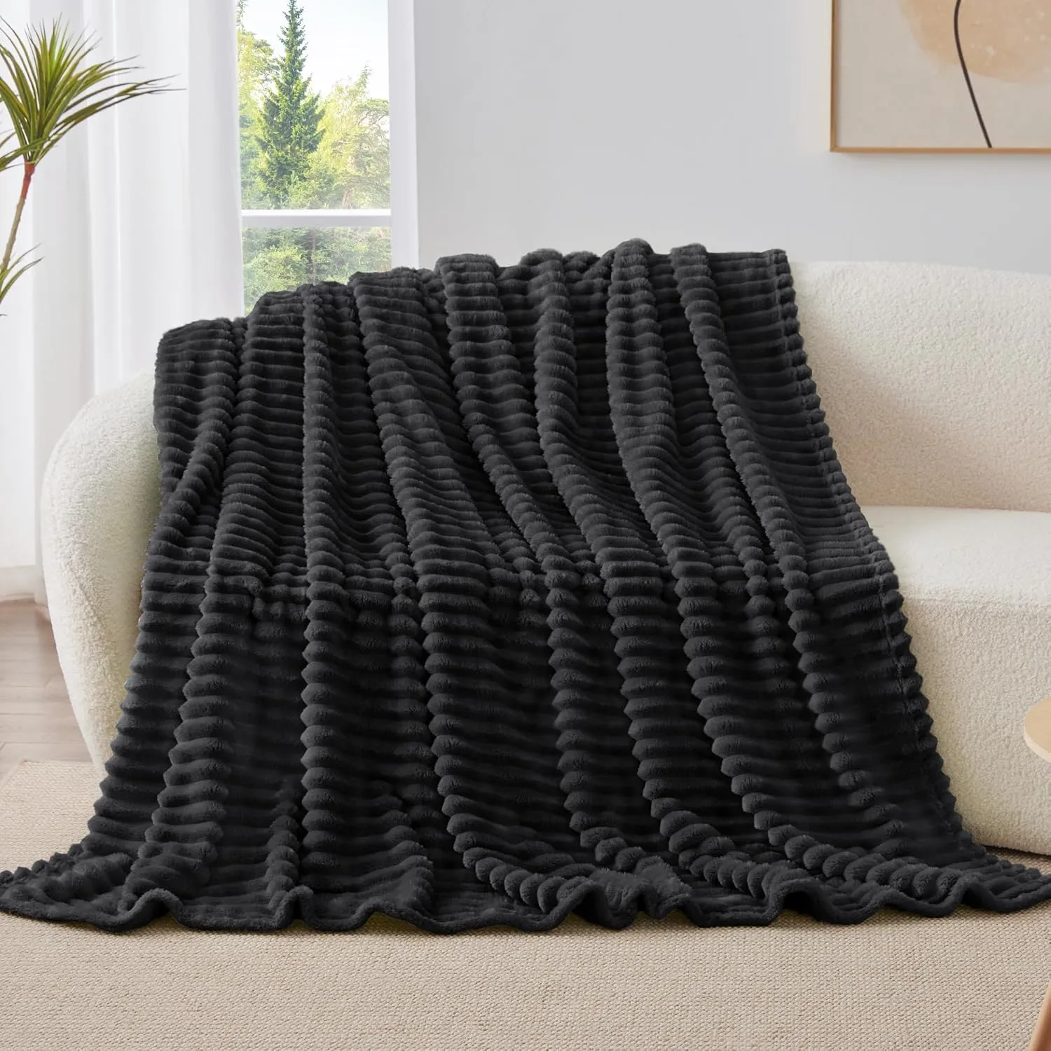 BEDELITE Fleece Throw Blanket for Couch, 300GSM Soft & Warm Fluffy Twin Blanket, Decorative and Giftable Striped Black Blankets for Women, Men, 60"x80"
