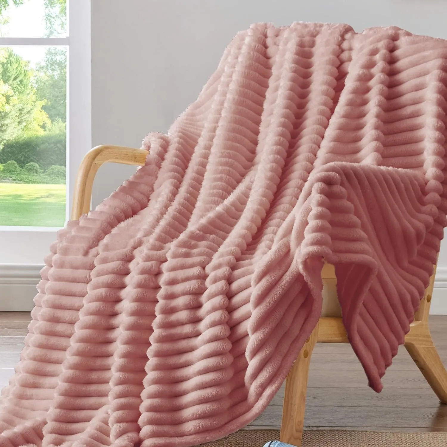 BEDELITE Fleece Throw Blanket for Couch, 300GSM Soft & Warm Fluffy Twin Blanket, Decorative and Giftable Striped Dusty Pink Blankets for Women, Men, 60"x80"
