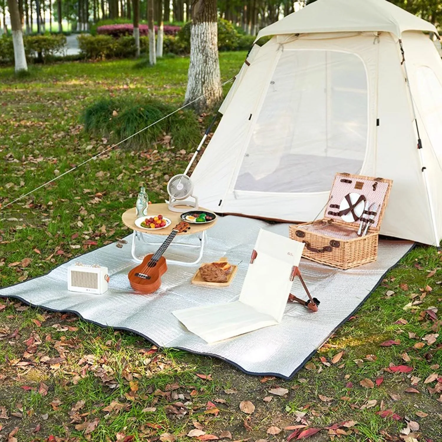 Camping Mat Foam Foil Aluminum Waterproof Cushion Foldable Outdoor Sleeping Mattress Insulated Footprint Pad for Camping Foam Pad Insulating Foil Mat with Carrying Bag