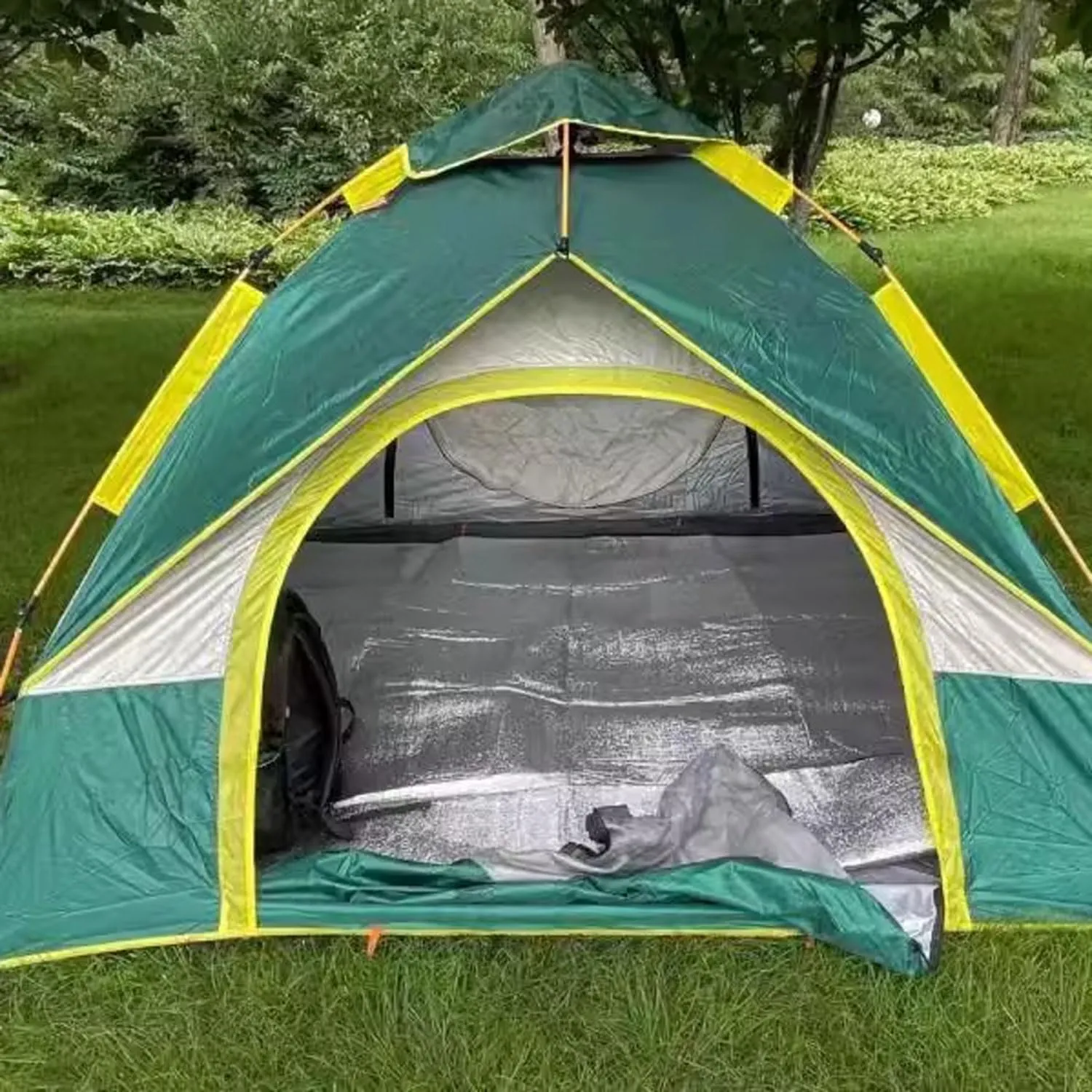 Camping Mat Foam Foil Aluminum Waterproof Cushion Foldable Outdoor Sleeping Mattress Insulated Footprint Pad for Camping Foam Pad Insulating Foil Mat with Carrying Bag