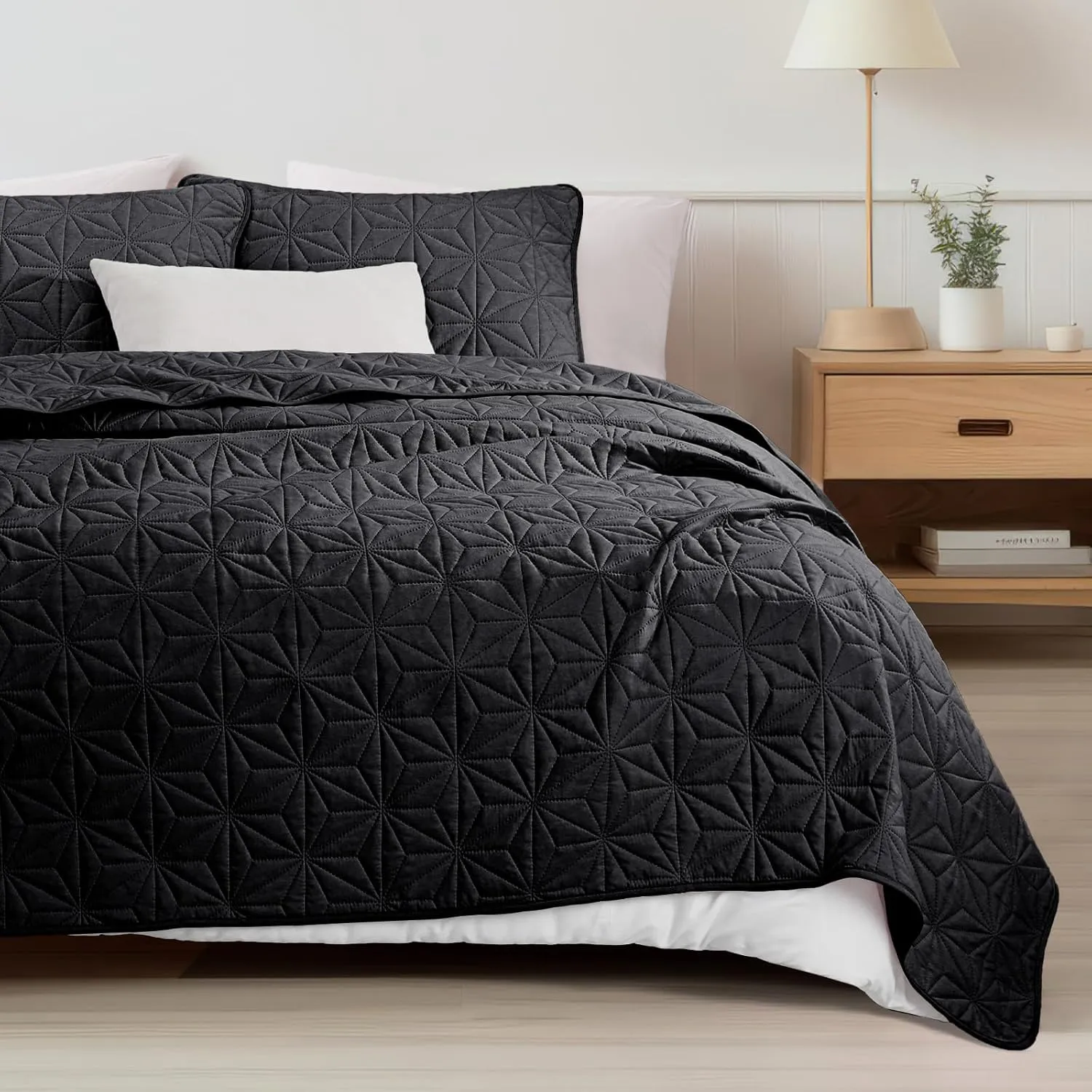 Whale Flotilla Queen Quilt Bedding Set, Soft Black Bedspreads Quilts Queen Size for All Seasons, 3 Pieces Lightweight Geometric Star Pattern Coverlet