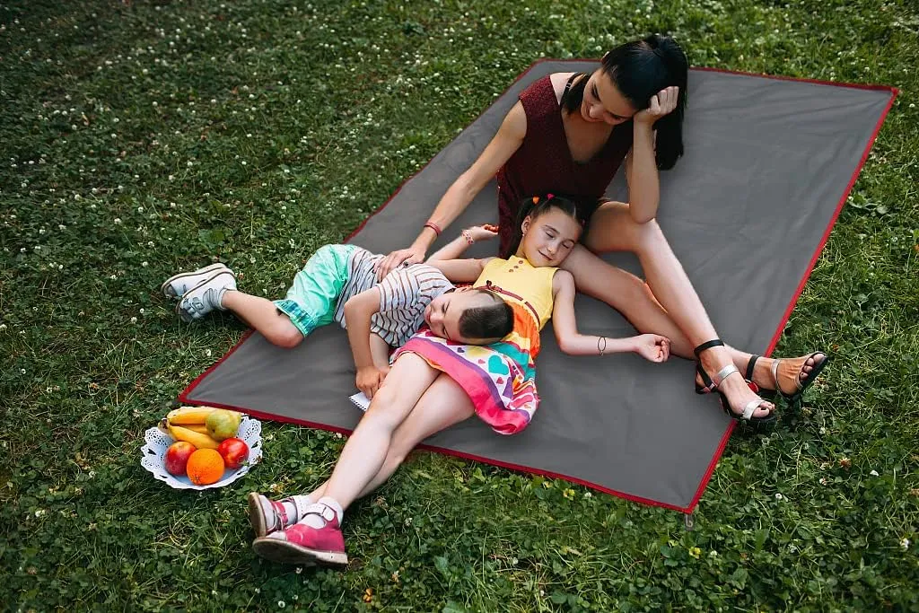 Wind Tour Portable Multifunctional Outdoor Camping Tarp Groundsheet Footprint Lightweight Floor and Ground Tarps for Camping Hiking with Carry Bag (118" x 118")